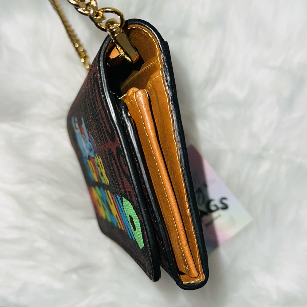 Moschino: Super Mario Bros Yoshi Wallet Chain Crossbody Bag - Picture 7 of 16